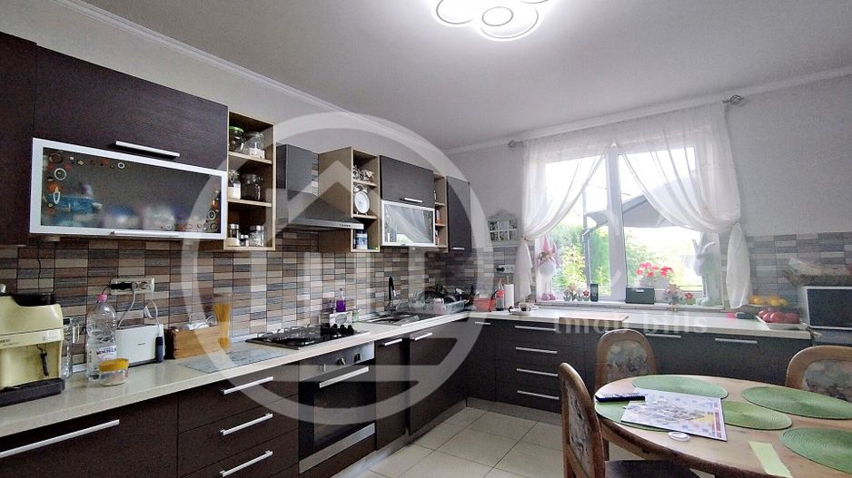 Casa de vanzare cu 5 camere in Santandrei, Bihor - Poză 4