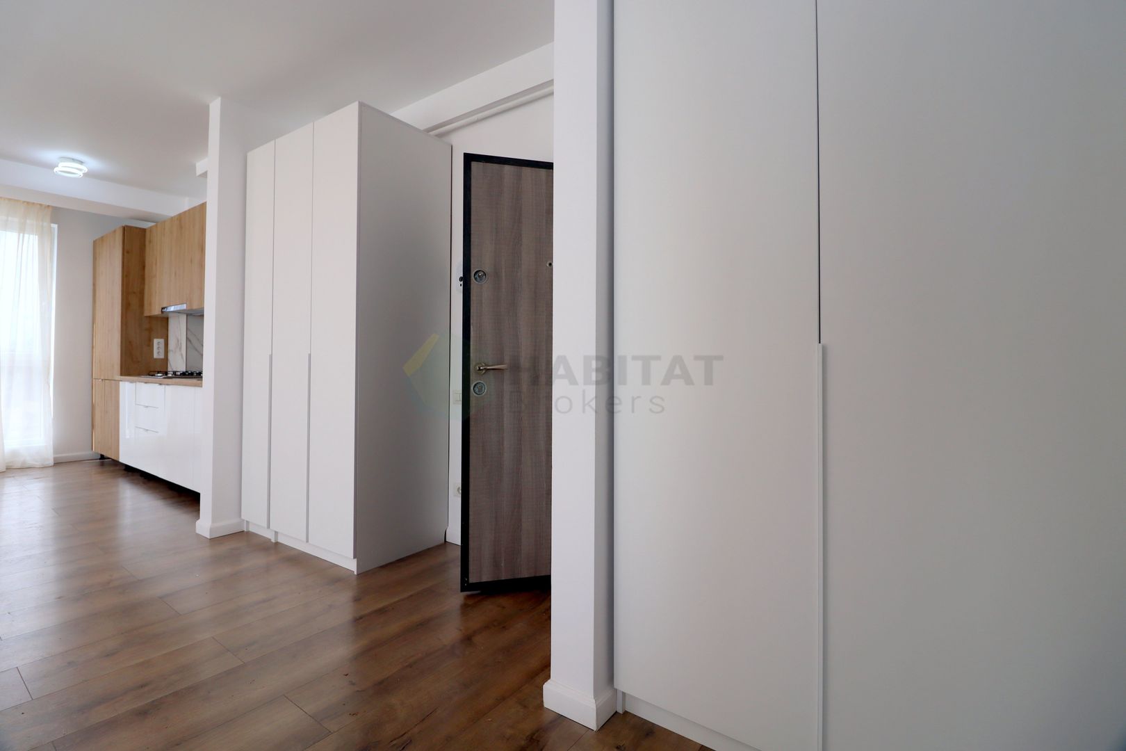 2 camere, loc de parcare incus - Poză 8