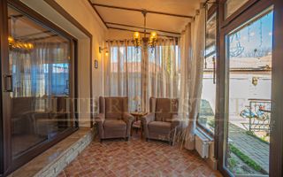 Casa De Vanzare in Palazu Mare - Teren de 455 mp cu Piscina si Garaj - Poză 8