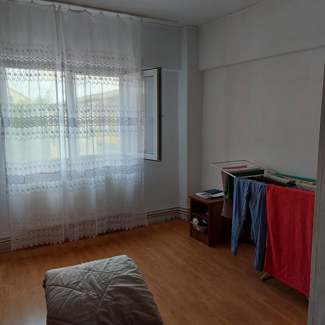 Ag EUROPA vinde ap 3 cam Etaj 4 in Micro 16 - Poză 2