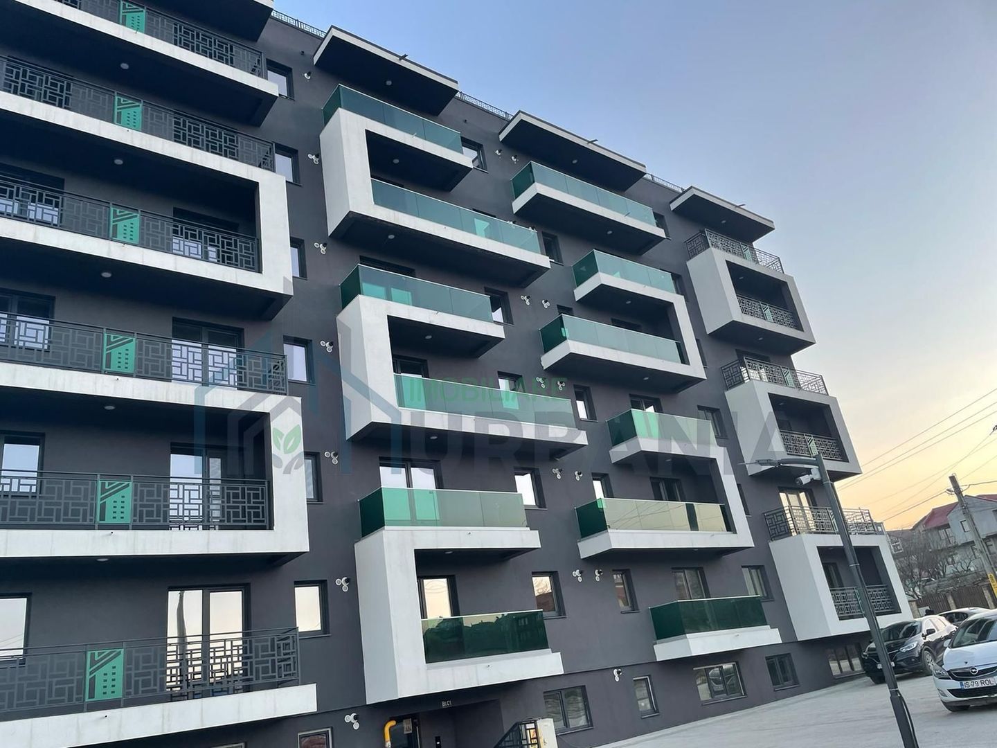 Apartament de vânzare, 2 camere, Bucium Visani, etaj 4/5, 65,70 mp - Poză 1