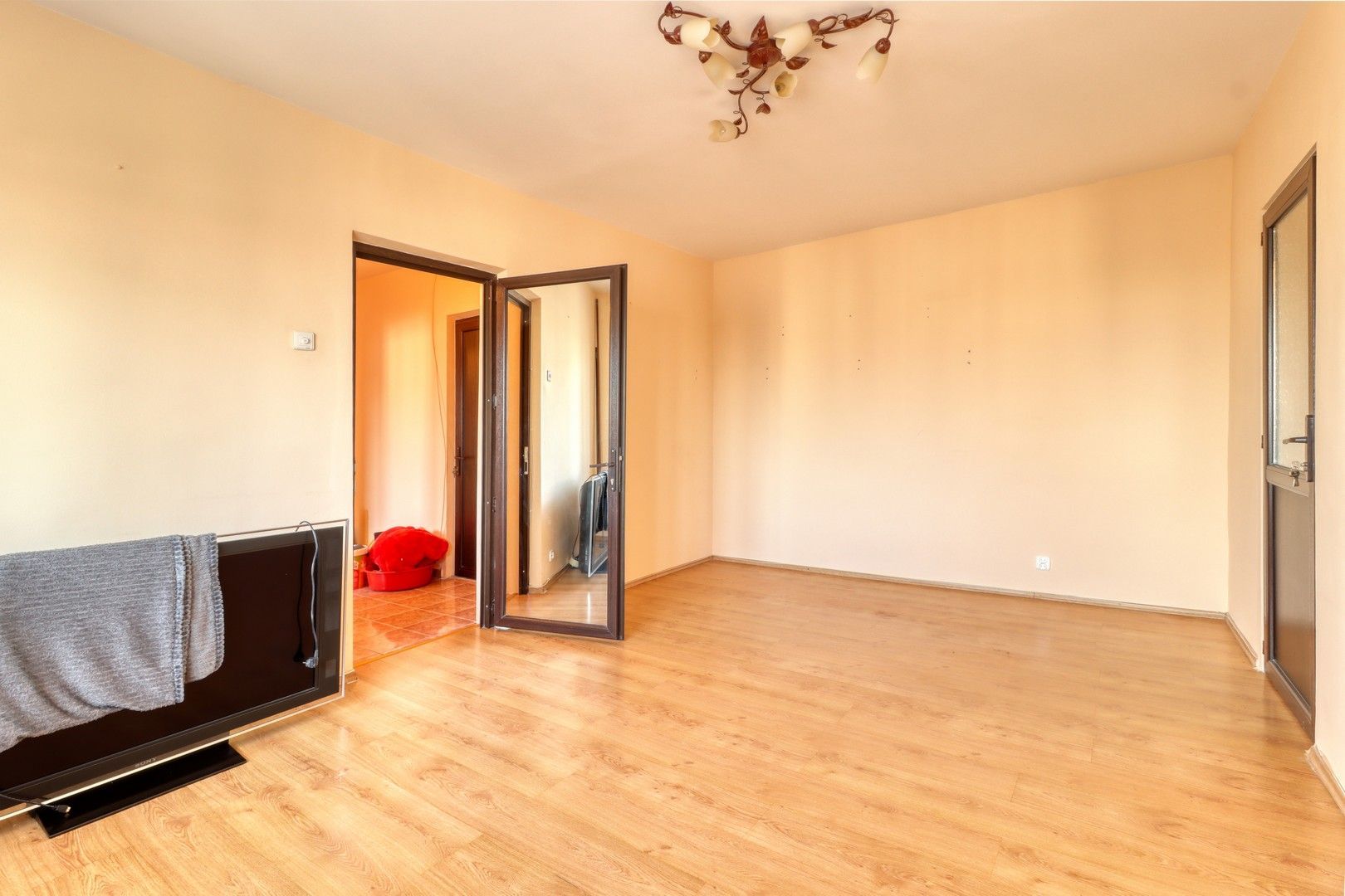 BERCENI - Apartament 4 camere- 82 Mp- comision 0% - Poză 3