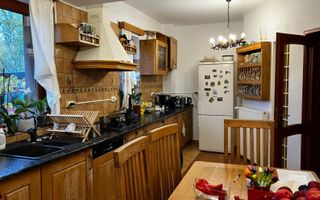 Vilă de închiriat – 260 mp utili, teren 1300 mp, 5 dormitoare, 3 băi, 3 balcoane - Poză 4