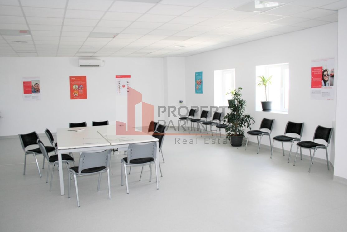 Spatii pentru birouri si depozitare, clasa A - Poză 3