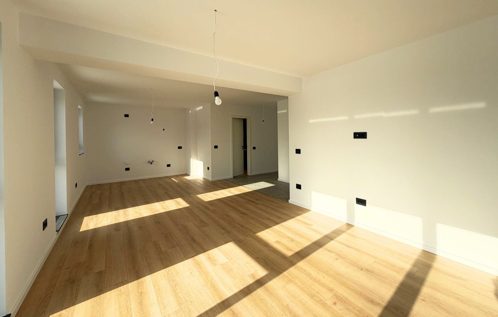 Kasper vânzare apartament de lux 2 camere nelocuit vedere libera spre Tâmpa - Poză 11