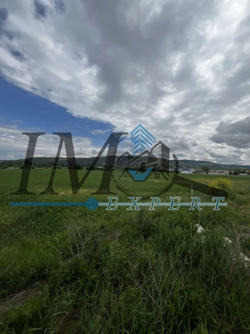 Teren extravilan de vânzare in Lancram - Poză 1