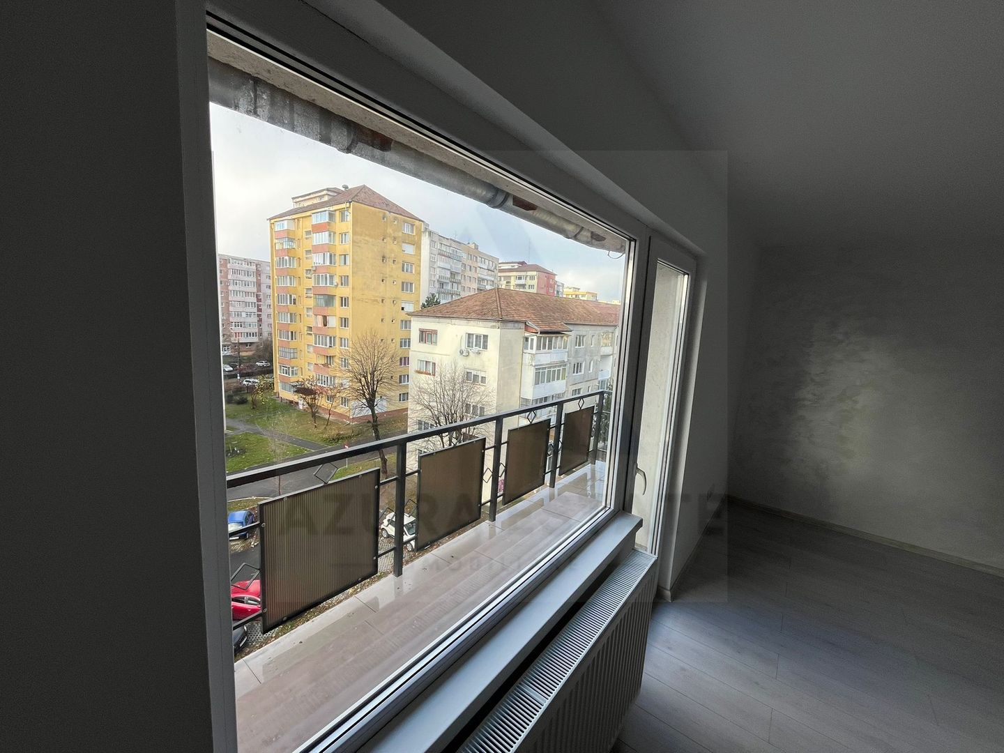 Apartament 4 camere 2 bai si balcon pe Mihai Viteazu - Poză 2