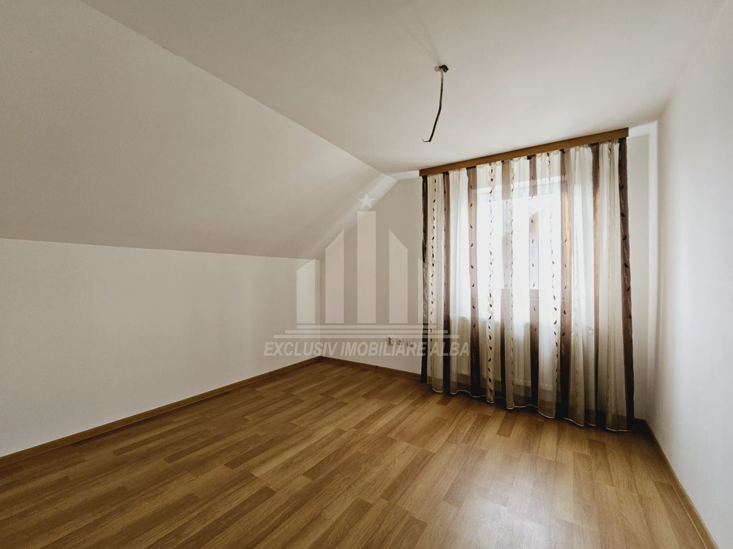 Apartament 3 camere | Scara interioara | 120 mp | Garaj | Alba-Micesti - Poză 9