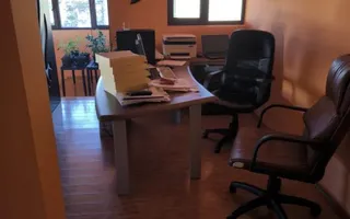 Casă P+E+M + corp secundar , 240 mp teren , 2 garaje - Poză 13