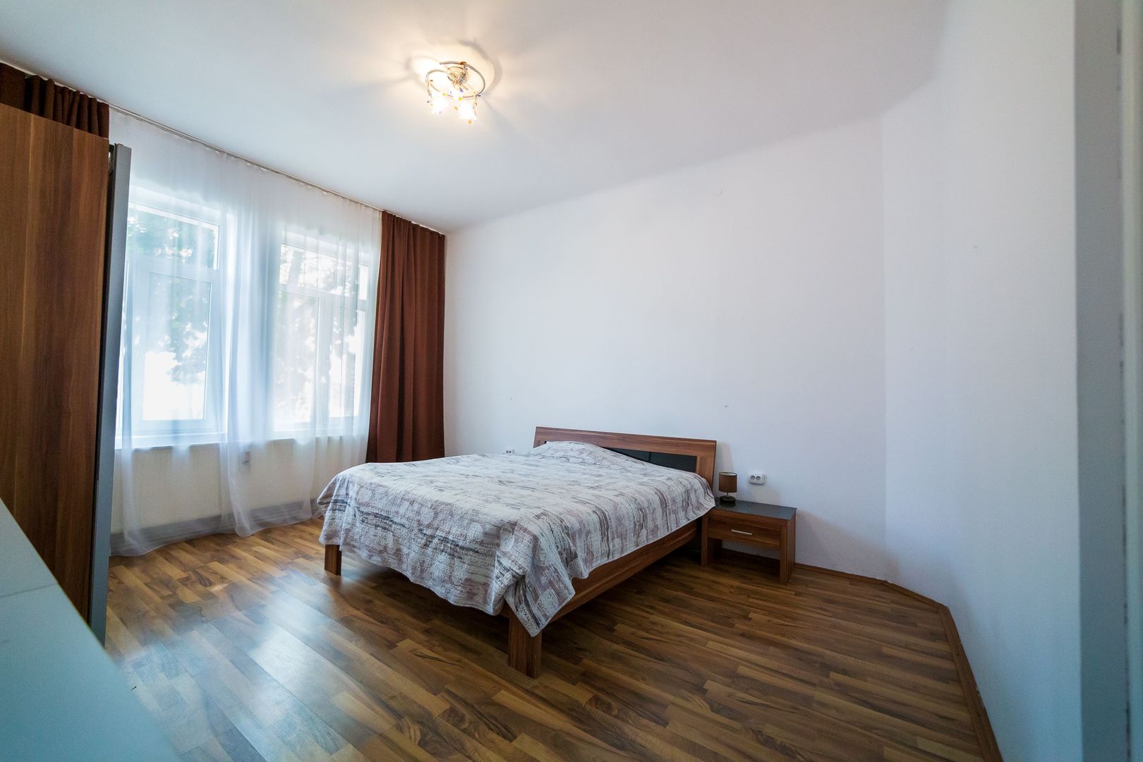PRET NOU! Apartament spatios 4 camere - COMISION 0% - Poză 3