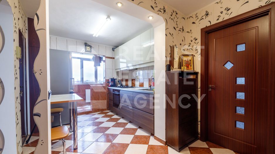 Vânzare, apartament, 3 camere, zona Uverturii - Poză 3