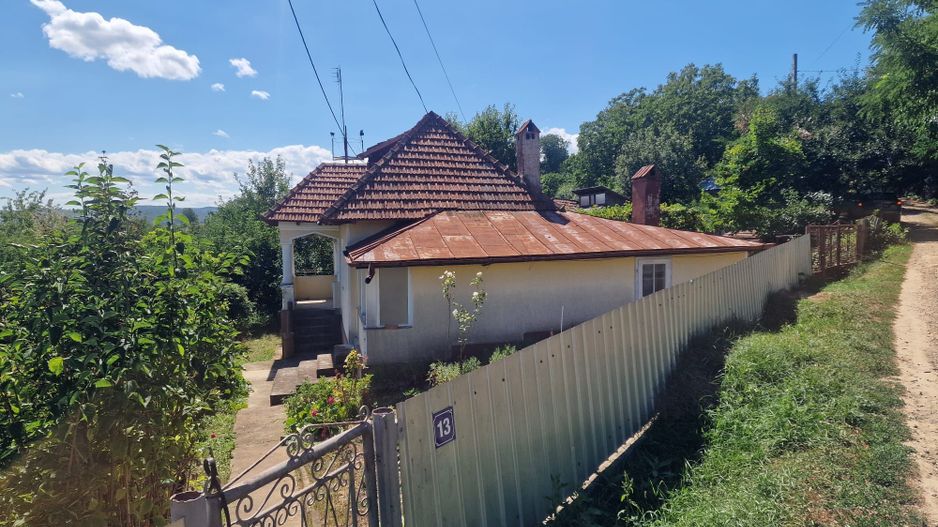 Casa in mediu rural cu teren - Poză 17