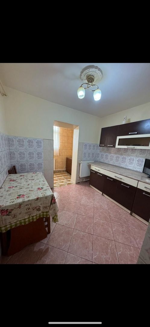 De Vânzare - Apartament 3 Camere, Strada Decebal - Poză 5