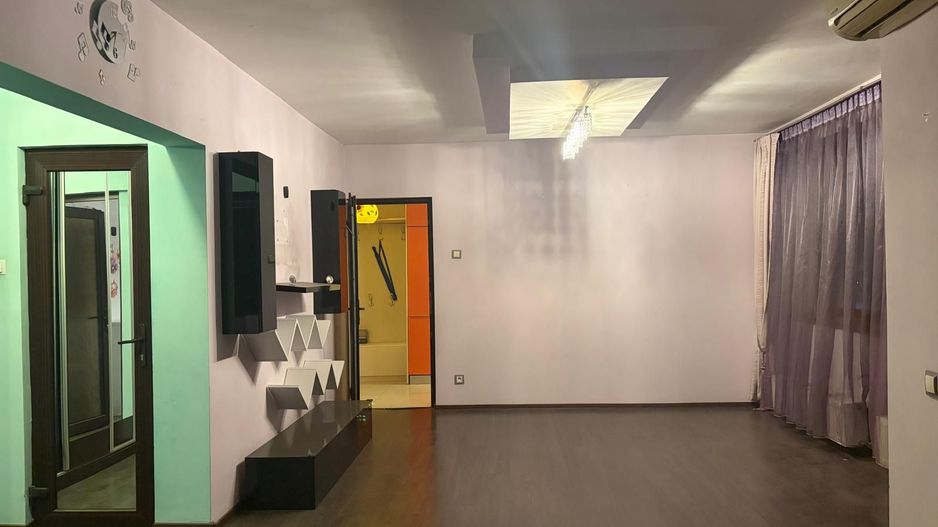 Apartament cu trei camere transformat in doua, Calea Grivitei - Poză 1
