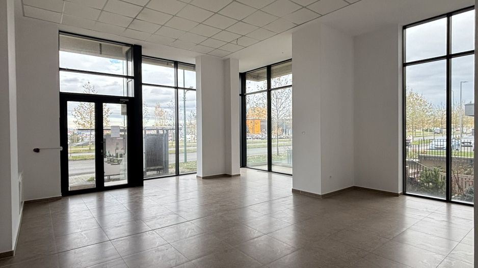 DE ÎNCHIRIAT – Spațiu comercial 102 m² – Coresi Avantgarden (Kasper) - Poză 5