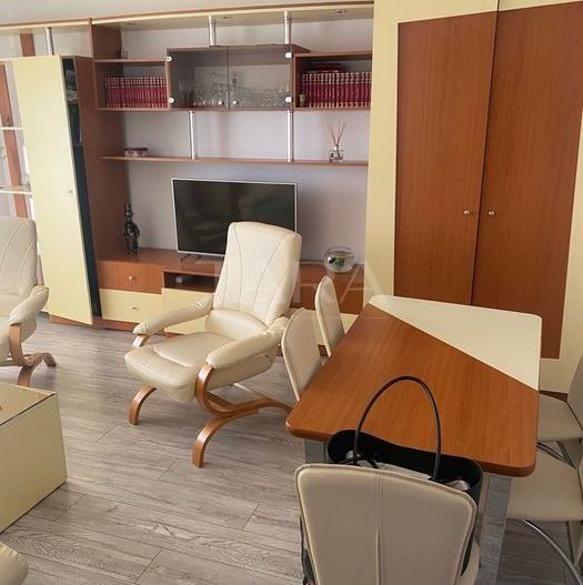 OCAZIE. Vanzare apartament cu 4 camere, central in Apahida. - Poză 2