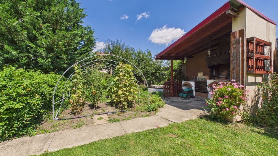 Vilă 10 camere + spațiu comercial | teren 1.300 mp | Otopeni 23 August - Poză 27