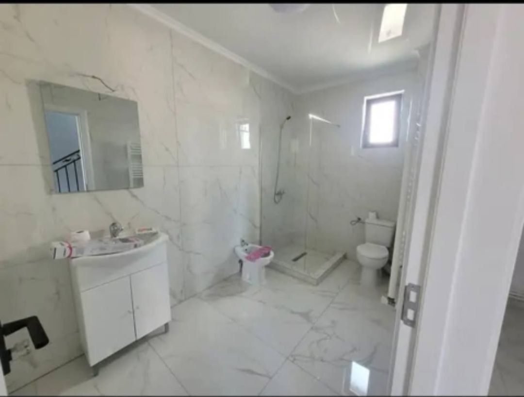 De vânzare – Casă nouă 4 camere în Năvodari, zona Kaufland - Poză 4