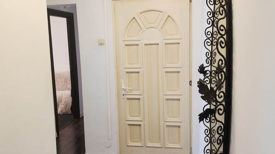 Apartament mobilat3 camere-Tractoru - Poză 9