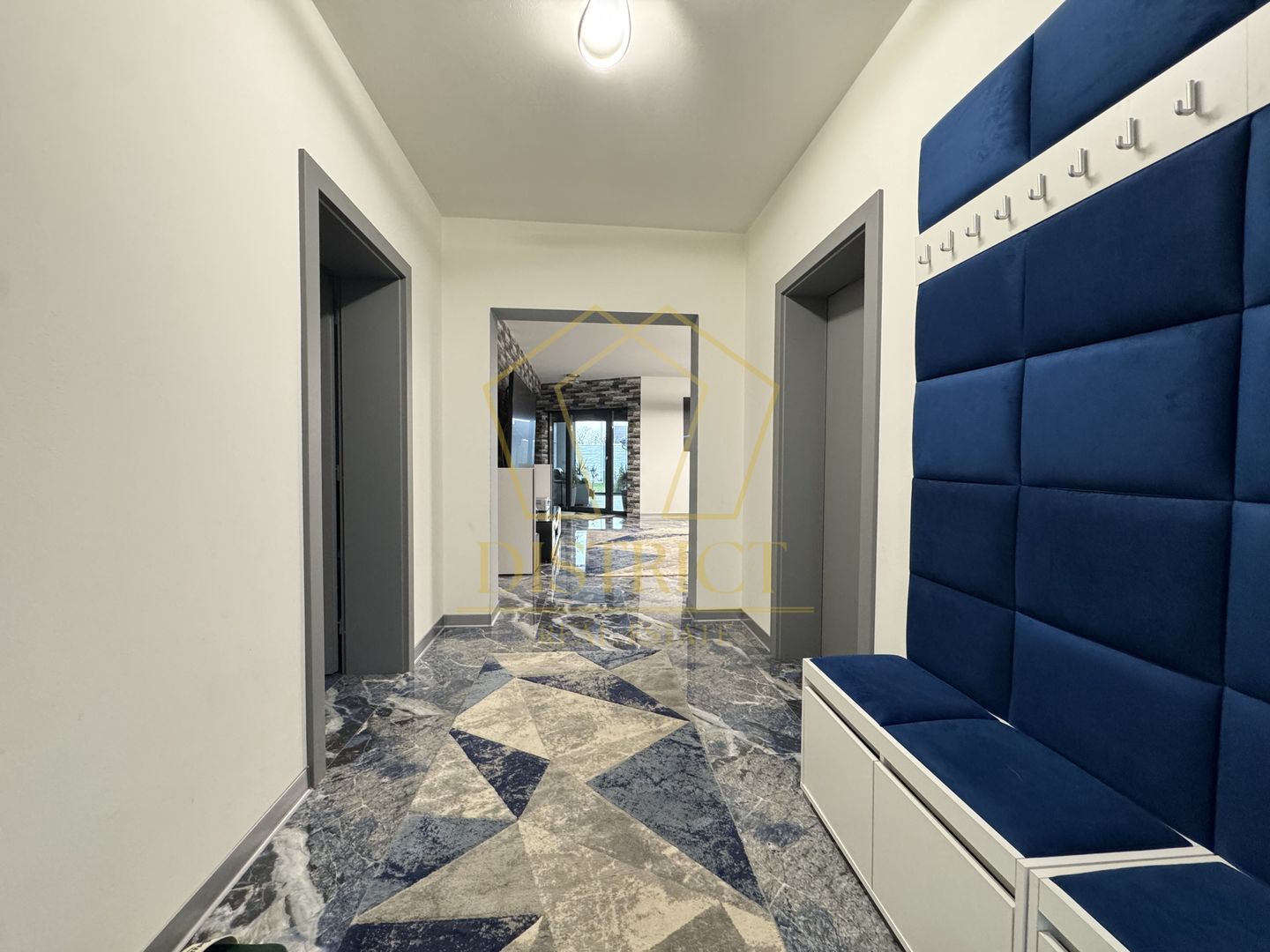 Casa superba pe parter, mobilata-utilata | Sanmihaiu Roman - Poză 17