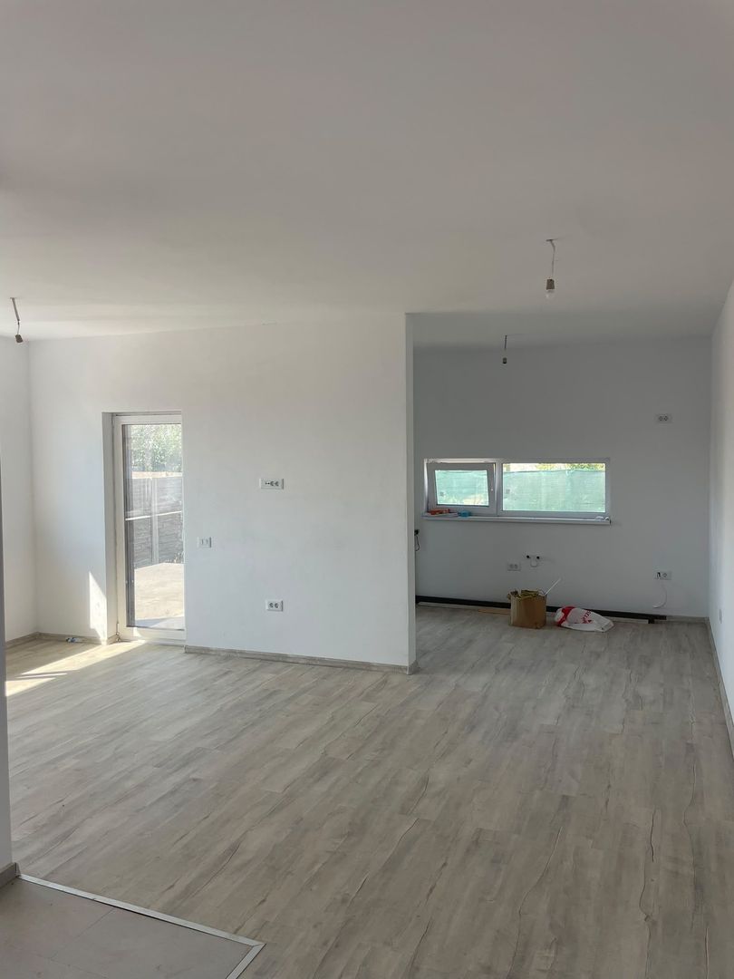 Duplex pe parter de vanzare in Bucovat - Poză 7