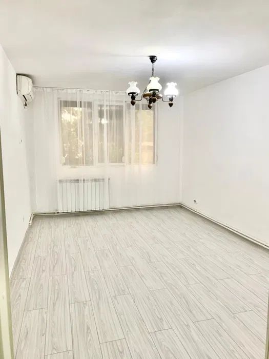 3 camere decomandate,Tiglina 2,parter,2 grupuri sanitare - Poză 1