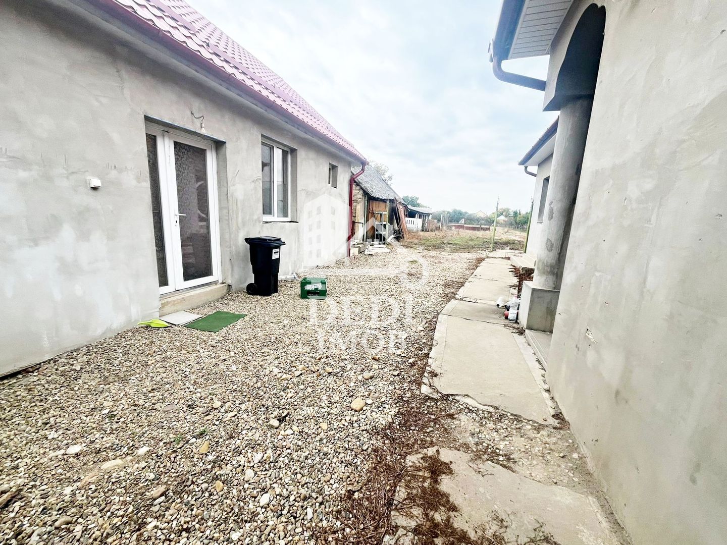 Casa de vanzare cu 3 camere in Biharia, Oradea - Poză 1