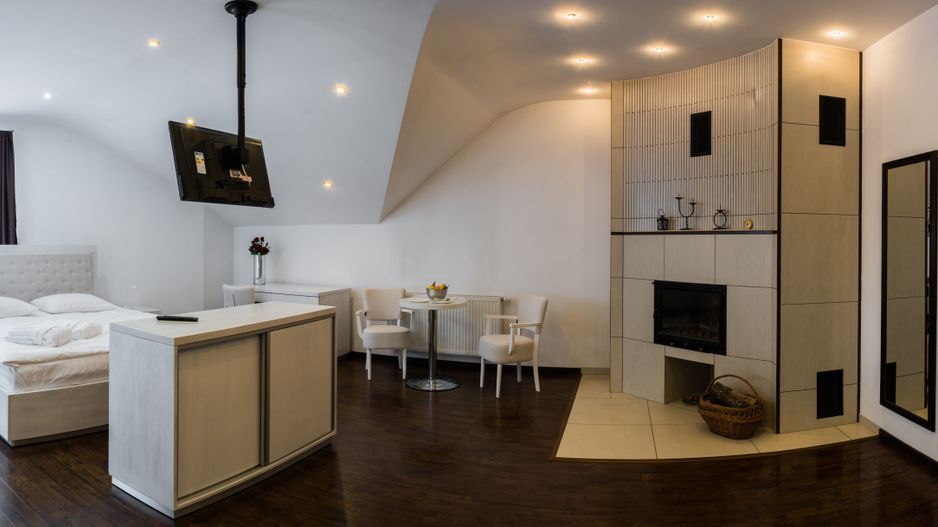 CASA DE LUX ÎN ZONA LIVEZENI - Poză 6