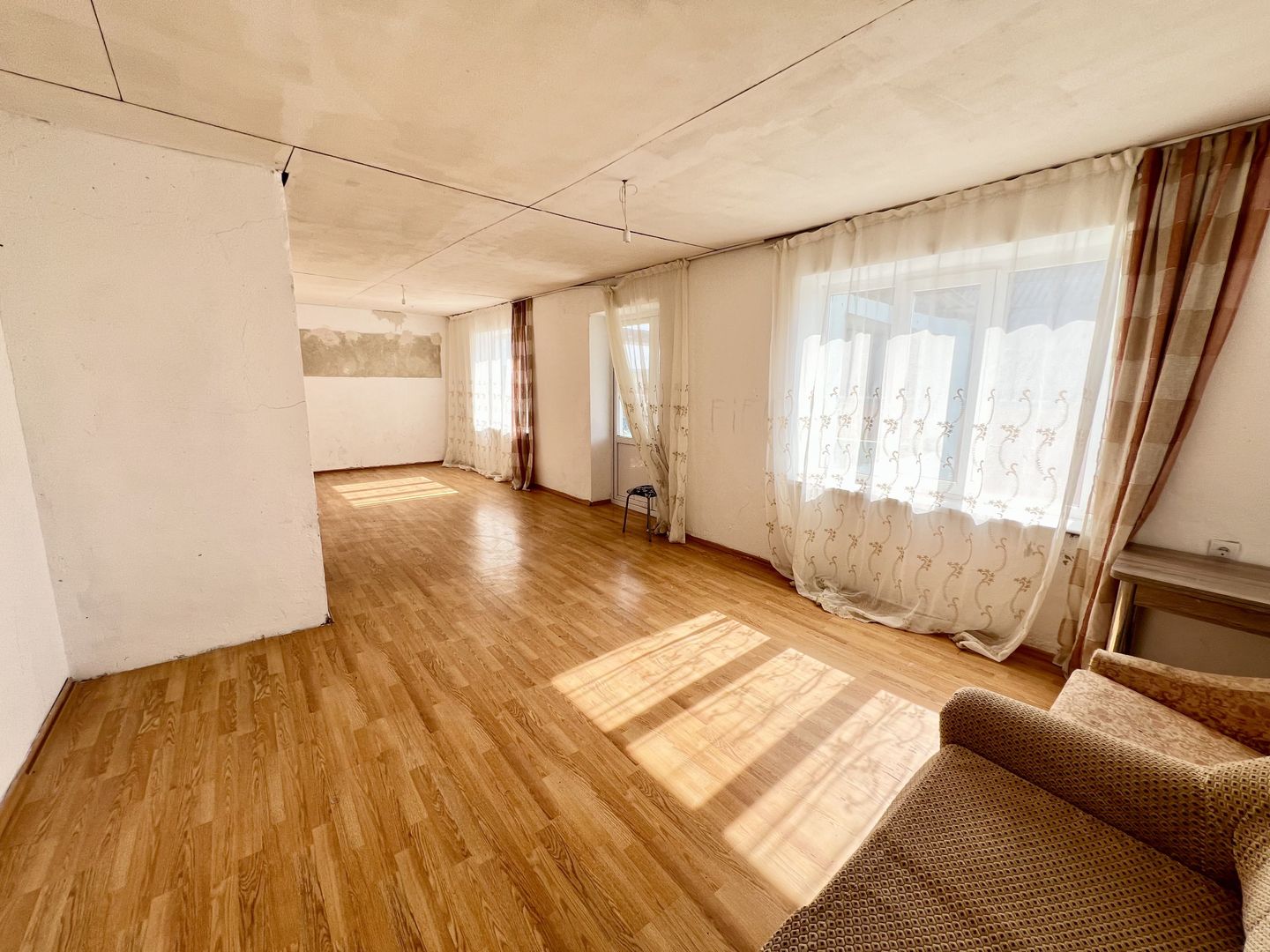 Casa în centrul or.Ialoveni - Poză 13