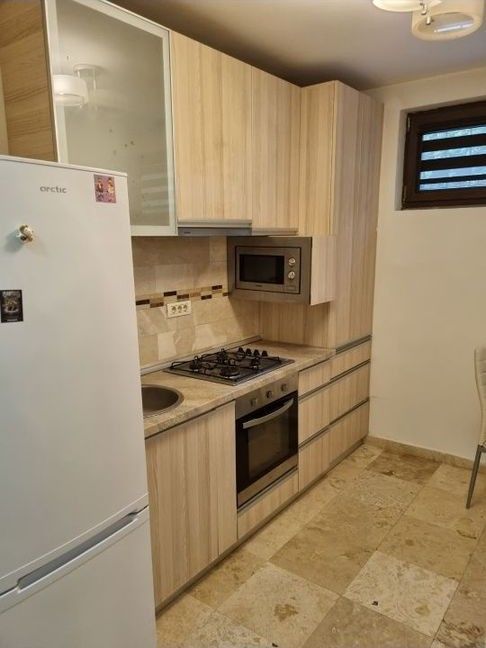 Închiriez apartament 2 camere, Vitan, demisol - Poză 2