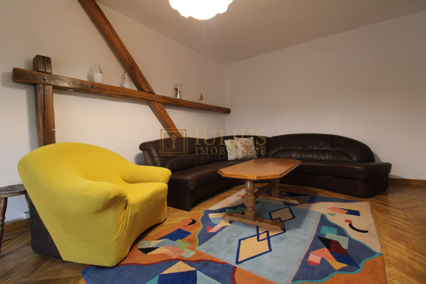 Zona Aradului, 4 camere, centrala proprie. - Poză 1