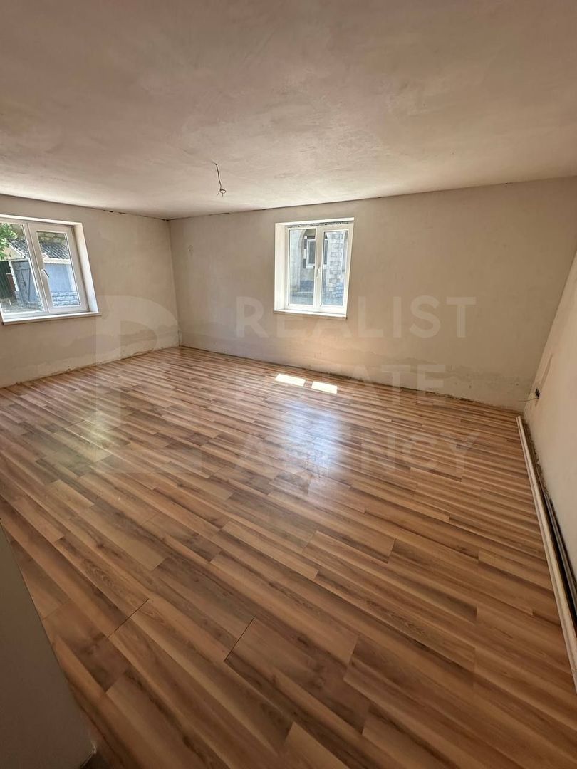 Vânzare 2 case pe un teritoriu, situată pe satul. Marandeni. - Poză 19