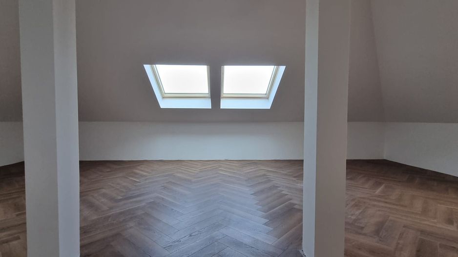 Vilă Individuală cu 700 mp Teren și Mansardă Amenajată - Poză 11