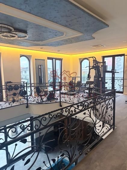 Vila deosebita cu piscina interioară - Poză 10