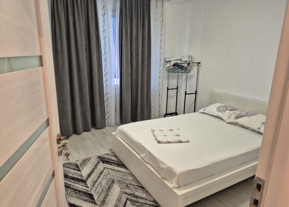 AP. 2 CAMERE RENOVAT, MOBILAT NOU, METROU IN FATA BLOCULUI, COMIS 0% - Poză 1