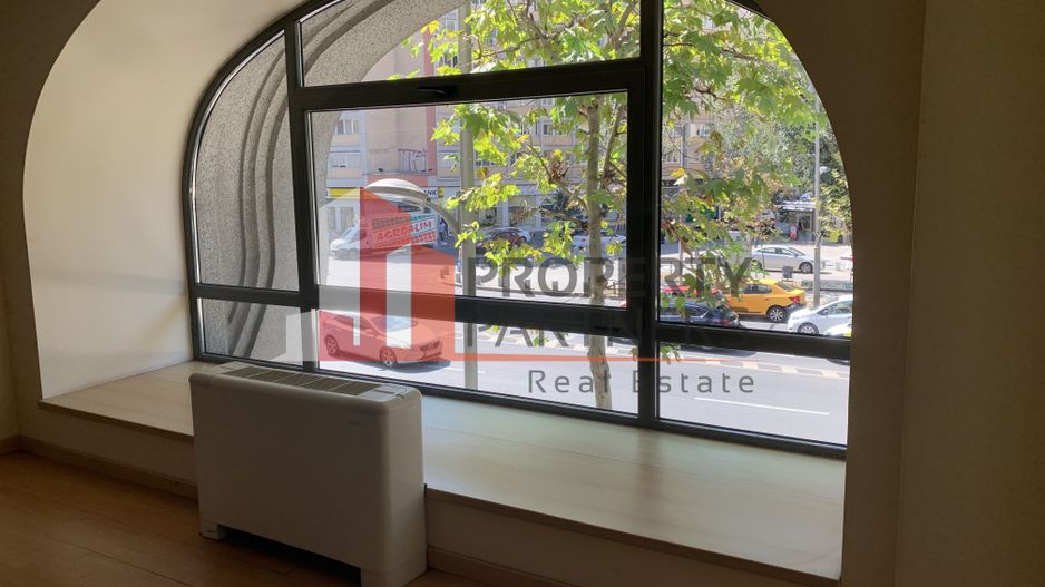 Spatiu comercial / show-room, magazin central - Universitate. - Poză 4