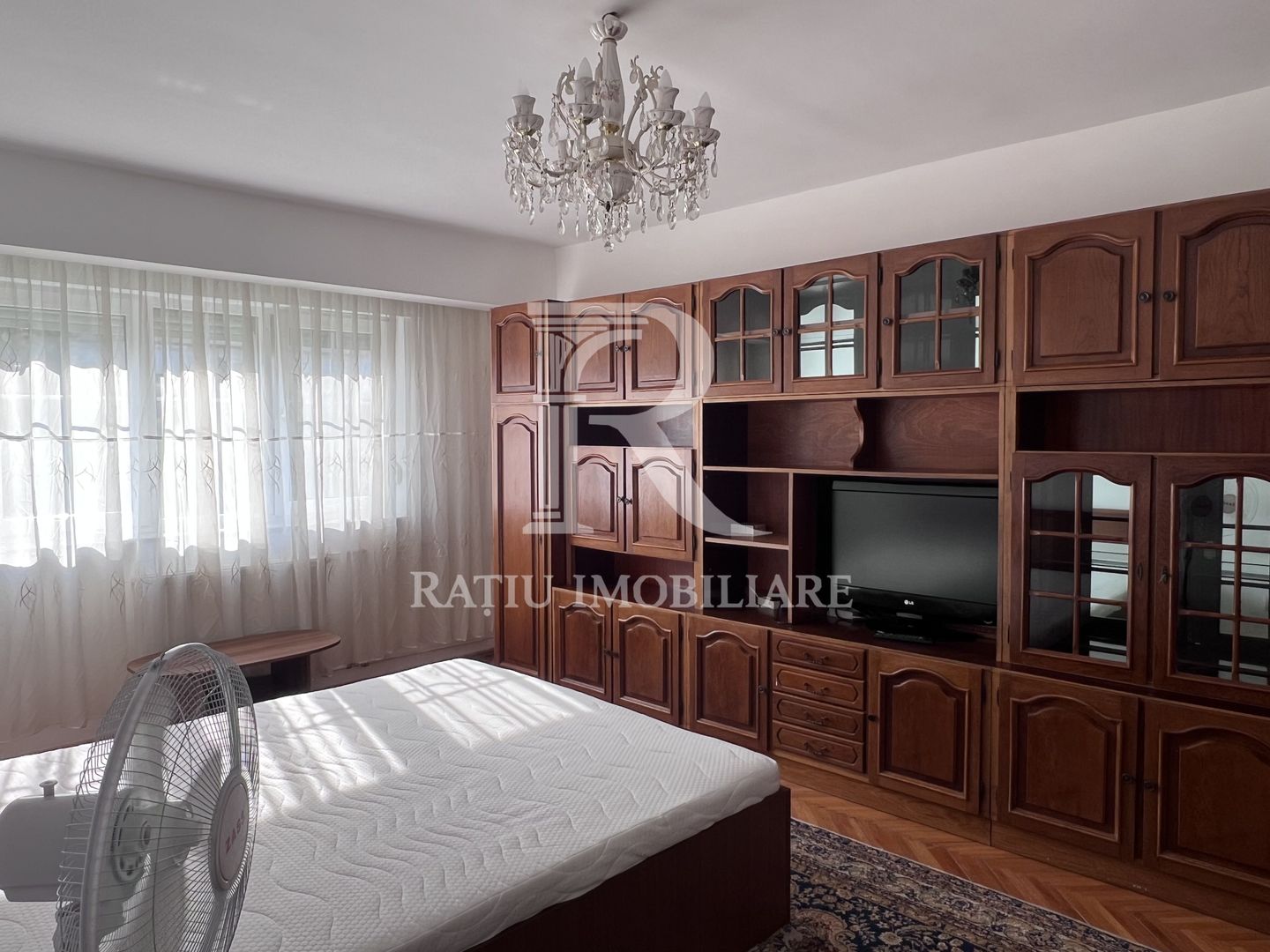 Apartament cu 3 camere | Costache Negruzzi | Decebal | Oradea - Poză 1