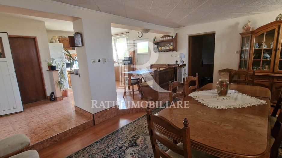 Casa cu 5 camere de vanzare | Iosia | Oradea. - Poză 1