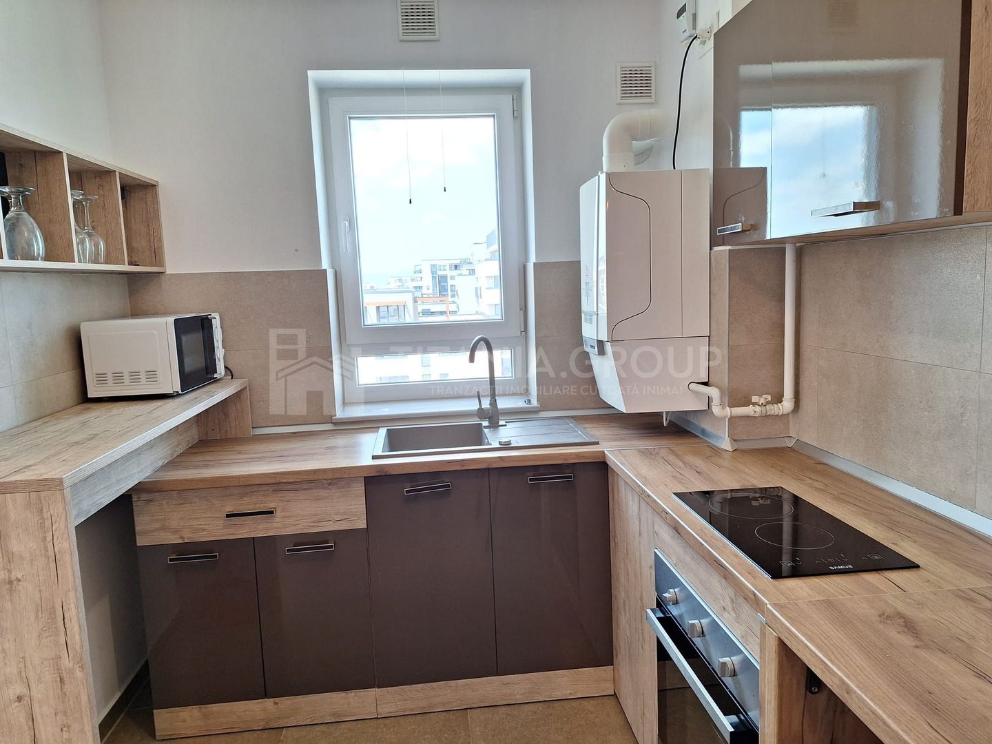 Apartament modern, cu loc de parcare si boxa - Kasper Coresi - Poză 9