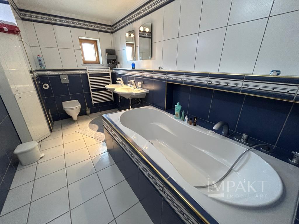 Vila individuala de lux de inchiriat, in cartier Gruia aproape de Cetatuie! - Poză 29