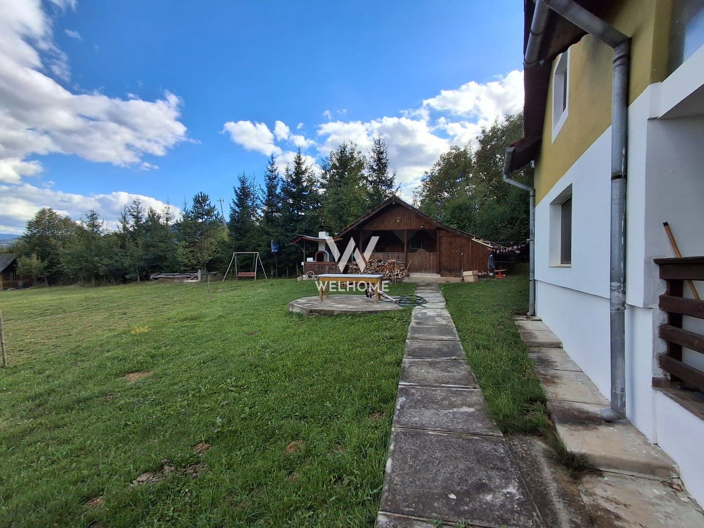 Casa de vanzare cu teren generos in Tocile, Sibiu - Poză 14