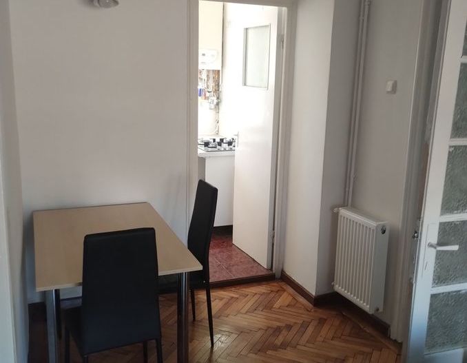 Închiriez garonieră, Unirii, centrală proprie - Poză 9