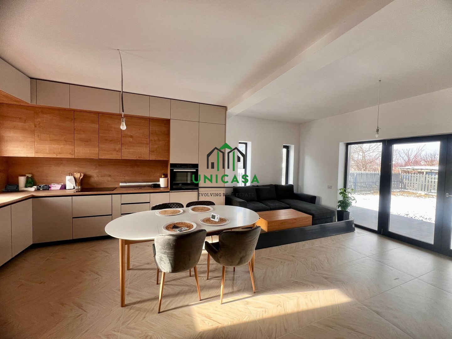 Casă modernă de vânzare/ Bujoreni – Olteni - Poză 1