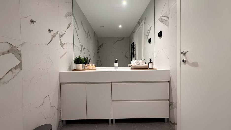 Apartament luminos cu 3 camere și terasă | One Herăstrău Towers - Poză 21