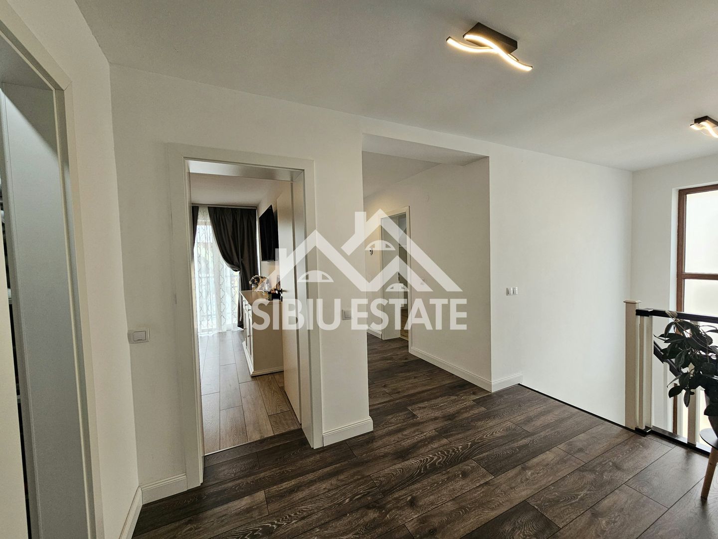 Casa 4 camere Sibiu dotari bune, pivnita, terasa - Poză 13