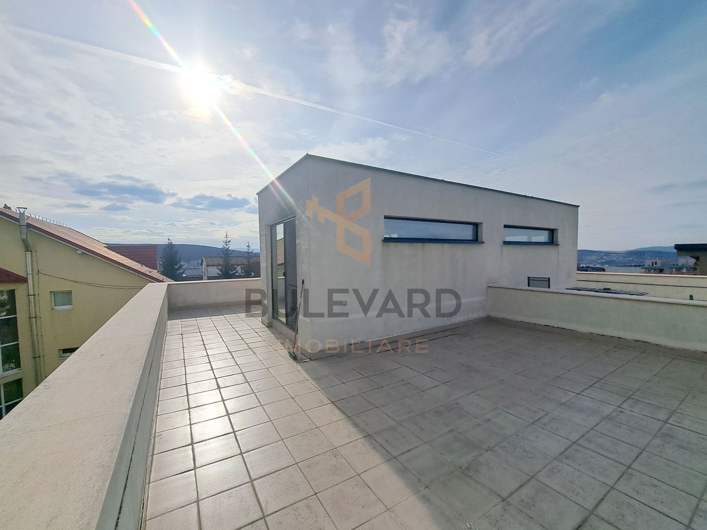 Casa tip dulplex 120 mp + 80 mp terase + garaj, zona Liceu Waldorf - Poză 5