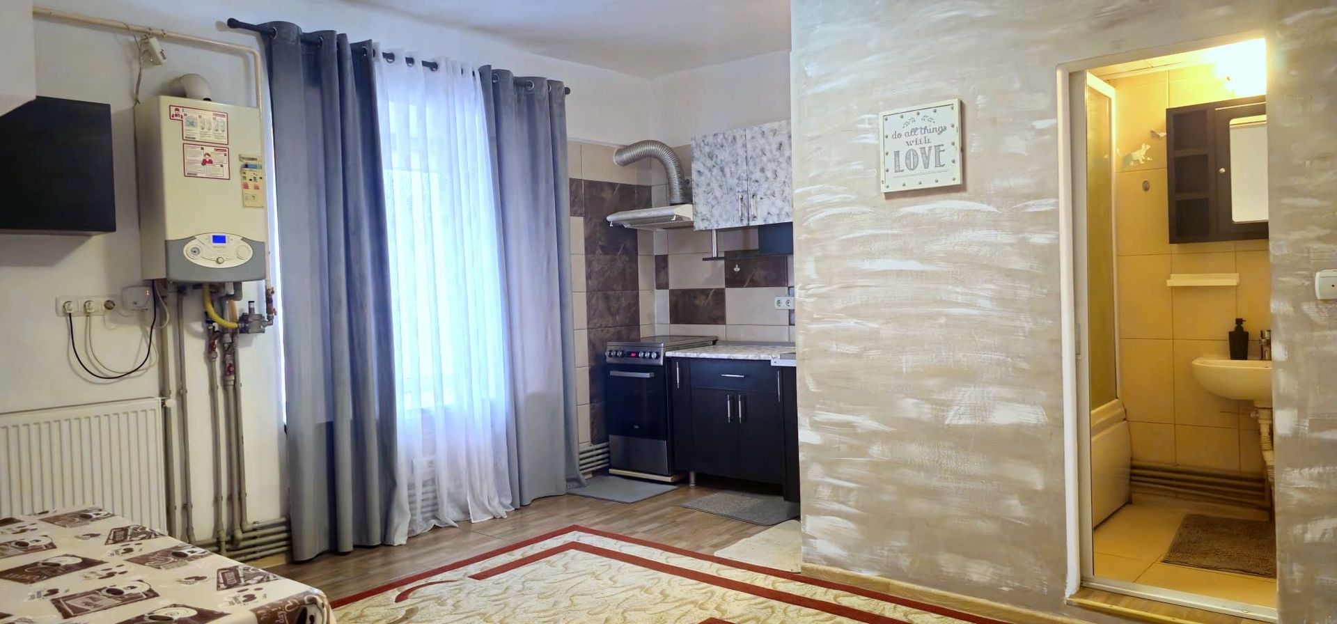 Apartament cu 2 camere la casa, 70 mp -   zona centrala - Poză 3