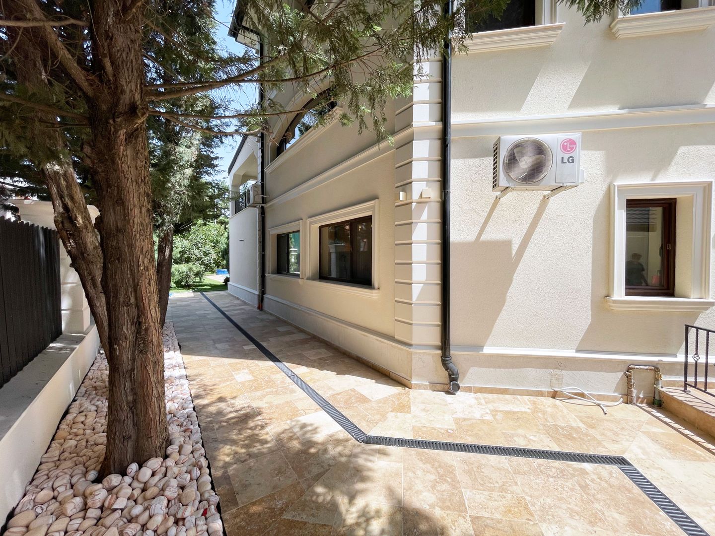 Vila Individuala cu arhitectura superba | 1128mp Teren | Piscina - Poză 4