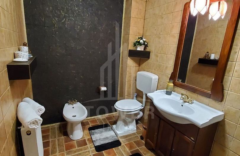 Pensiune de vânzare-9 camere cu baie, restaurant, curte-Apoldu de Sus - Poză 17