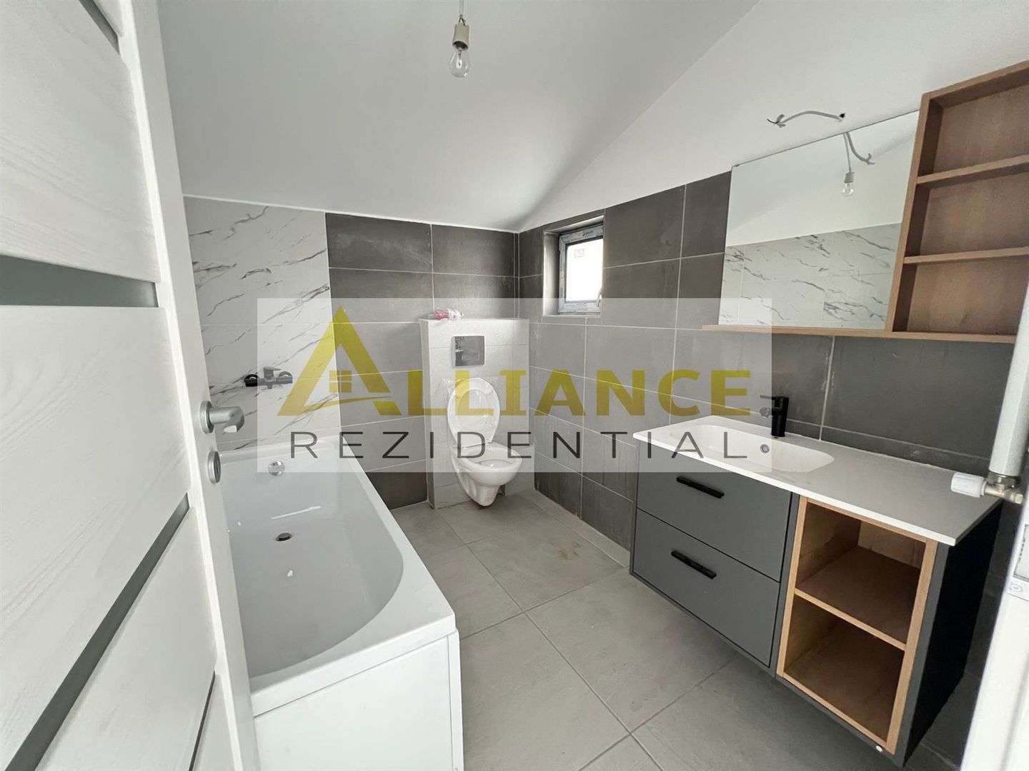 Casa Individuala P+M - 4 camere - Pompa de Caldura-Panouri Solare - Poză 17